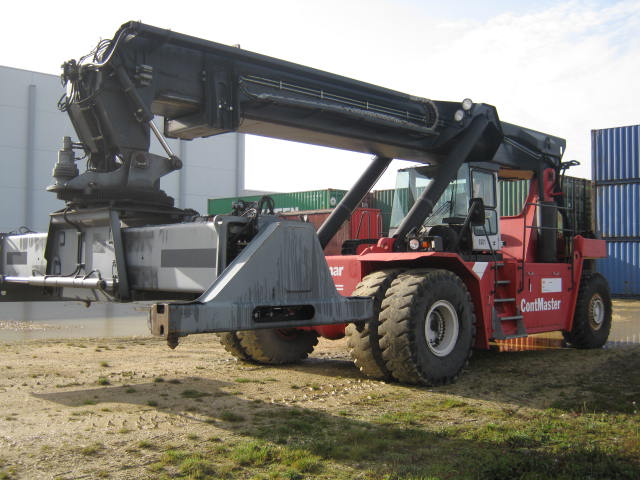 reachstacker containerhandler Kalmar drs4527s5 2002 pic1.jpg